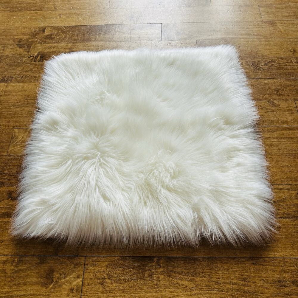 Ikea 20” pillow euro sham Gullviva 303.094.51 White fur Brand New
